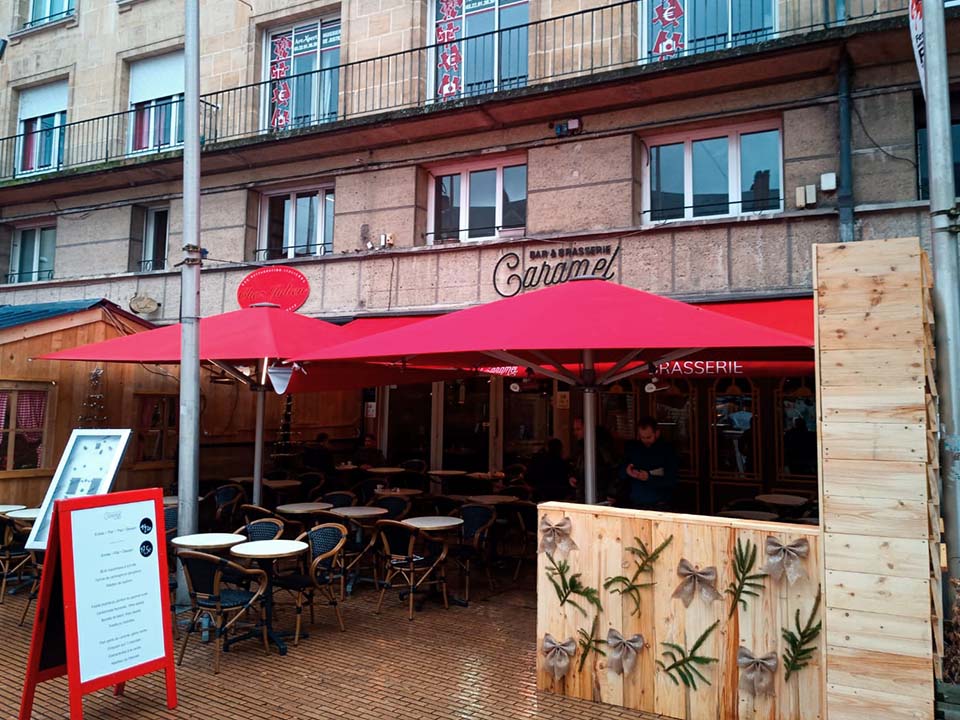 Parasols Glatz Professionnels au Bar Brasserie Caramel - Amiens