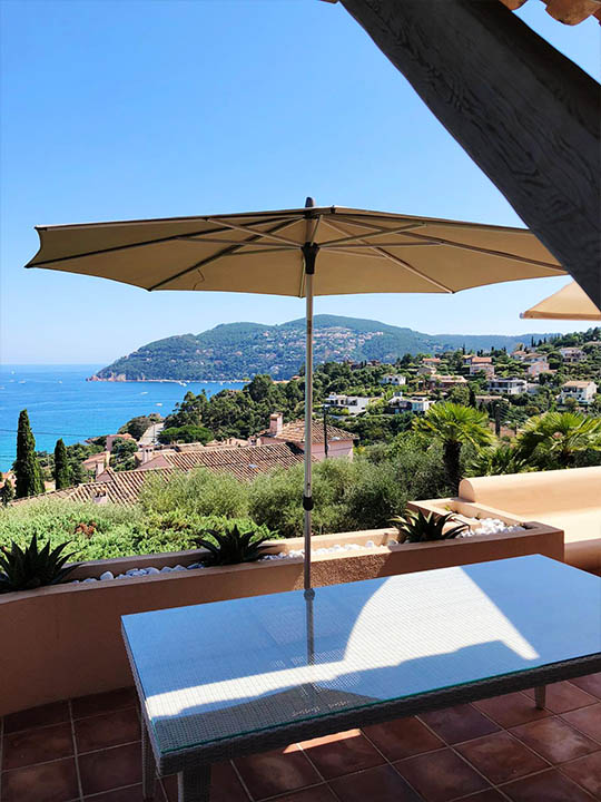Parasol Alu-Smart sur la Terrasse d'une Villa - Cannes