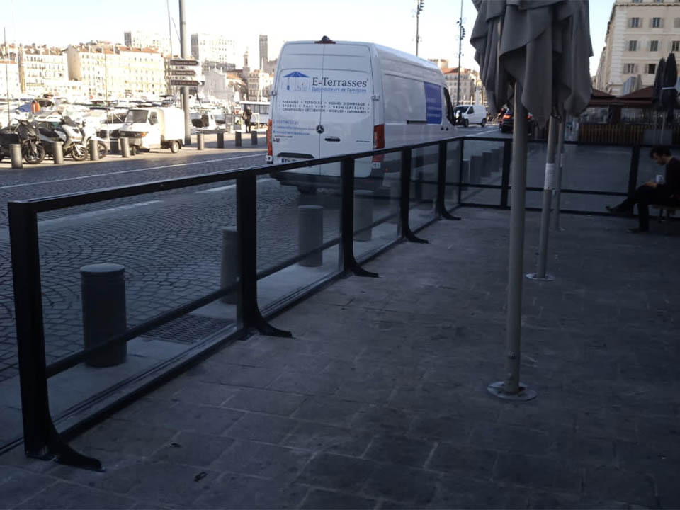 Pare-Vent télescopiques sur la Terrasse du Restaurant Le Baletti - Marseille