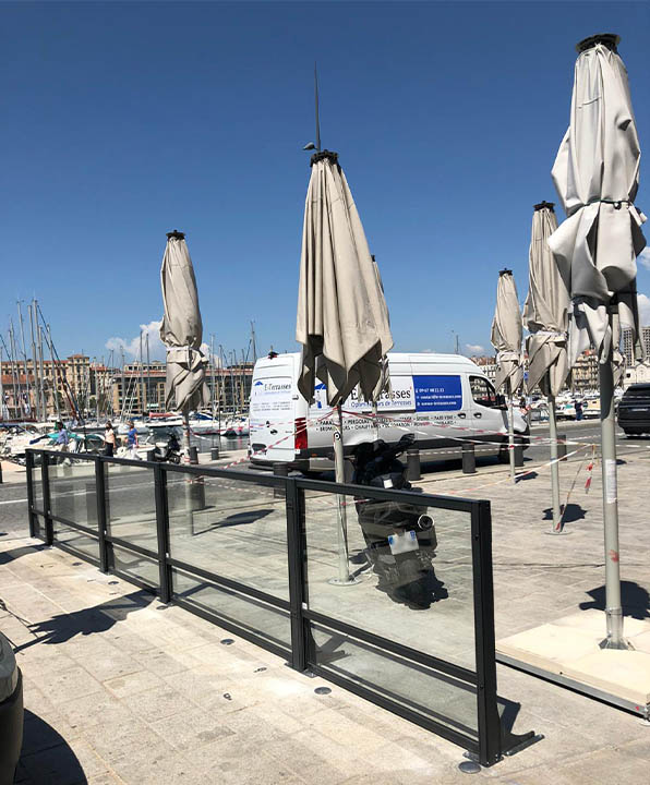Pare-Vent télescopiques sur la Terrasse du Restaurant Shamrock - Marseille