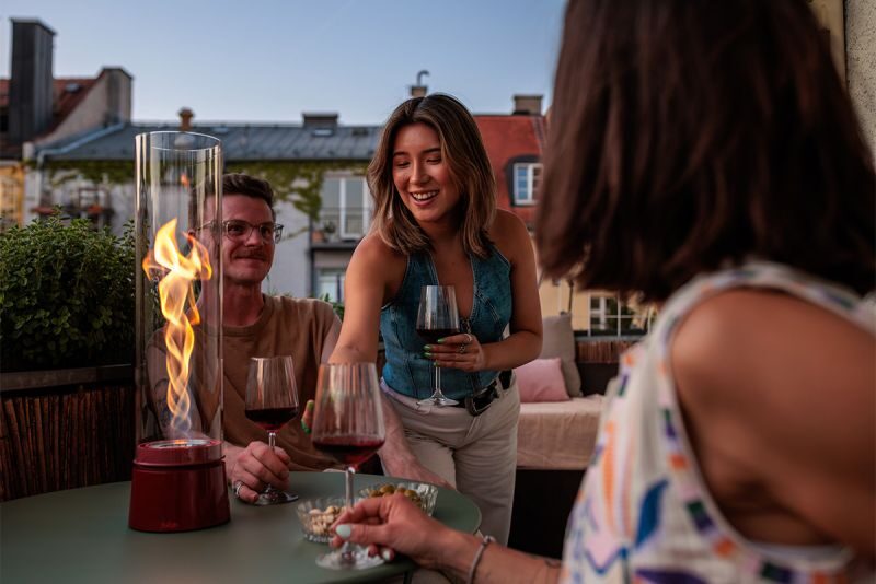 00814_SPIN-air-1200-Tischfeuer-Emaille-rot-atmo-5-pdp_800x800