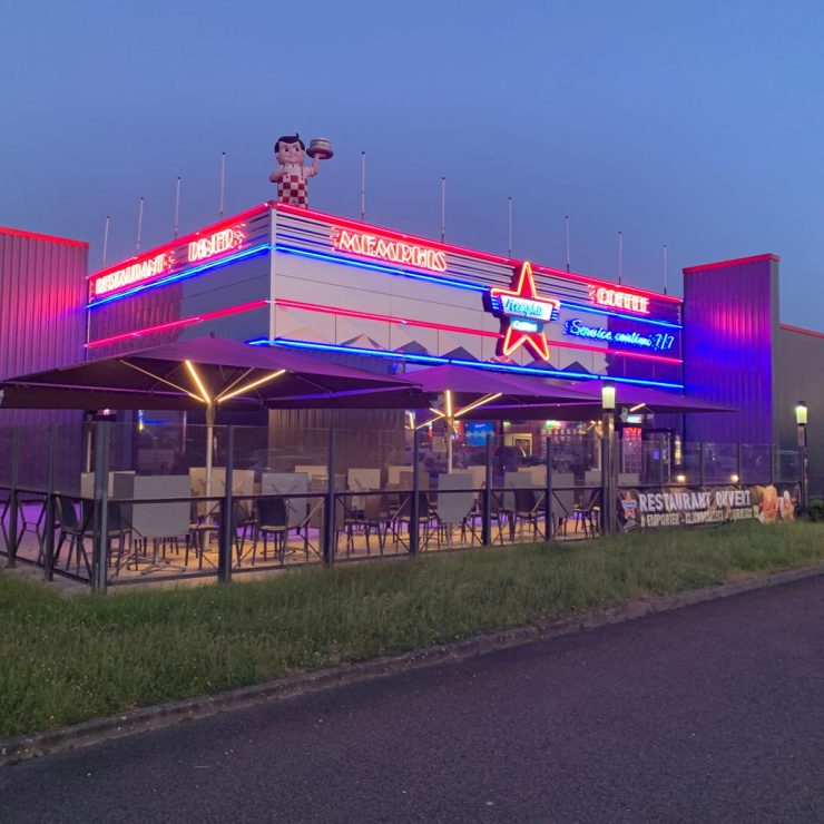 Parasol avec LED intégrés